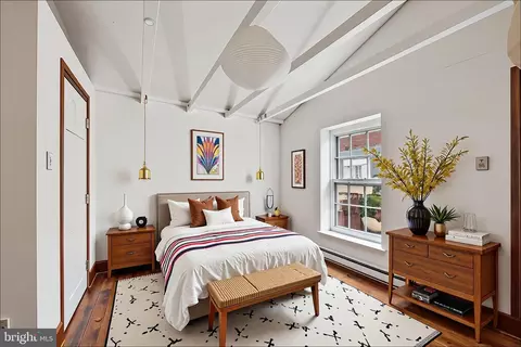536 Montrose St #B, Philadelphia, PA 19147