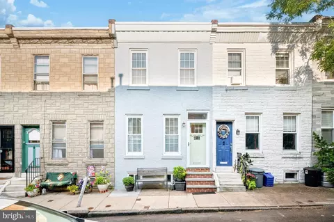 813 N Bambrey St, Philadelphia, PA 19130