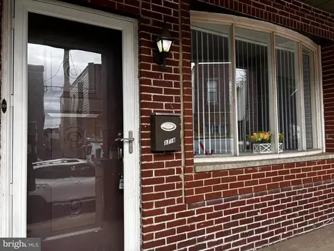 3318 Almond St, Philadelphia, PA 19134