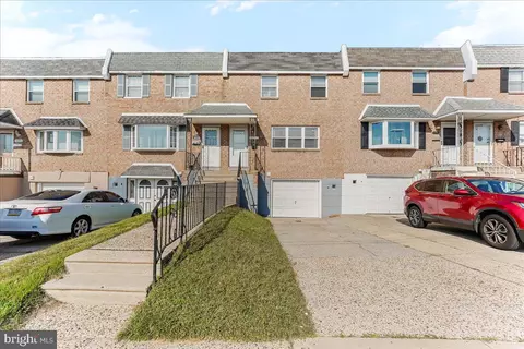 10210 W Keswick Rd, Philadelphia, PA 19114