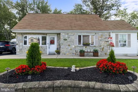 11003 Stevens Rd, Philadelphia, PA 19116