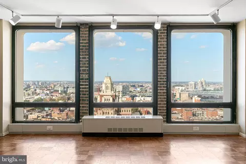 210 Locust St #29H-W, Philadelphia, PA 19106