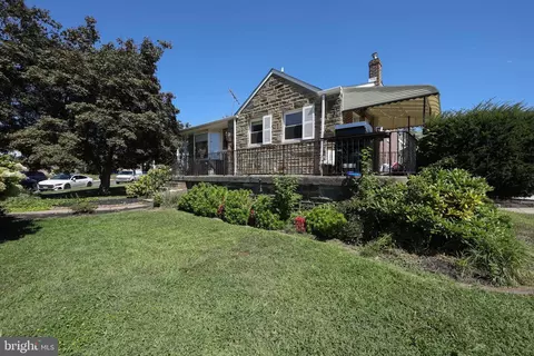 7701 Fairfield St, Philadelphia, PA 19152