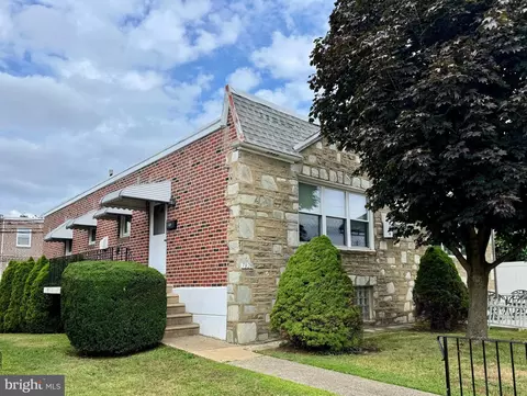 7828 Brier St, Philadelphia, PA 19152