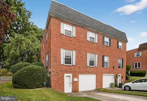 133 Gardner St, Philadelphia, PA 19116