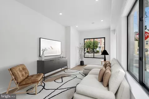 919 S 11th St #1, Philadelphia, PA 19147