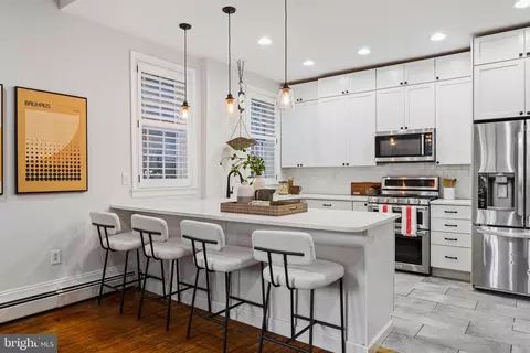 1238 Waverly St, Philadelphia, PA 19147
