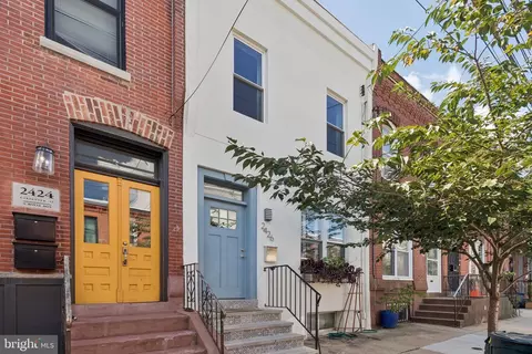 2426 Carpenter St, Philadelphia, PA 19146
