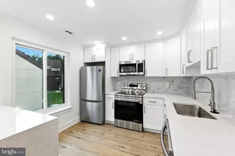 5008 N Convent Ln #276, Philadelphia, PA 19114