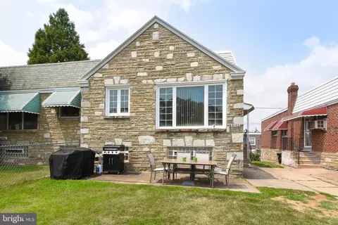 8142 Lister St, Philadelphia, PA 19152