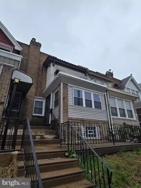 2005 S Redfield St, Philadelphia, PA 19143