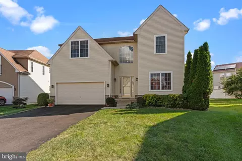 2710 Riverhouse Rd, Philadelphia, PA 19114