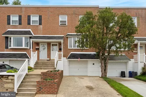 10216 Ambridge Pl, Philadelphia, PA 19114