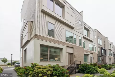 2113 Kensington Walk, Philadelphia, PA 19125
