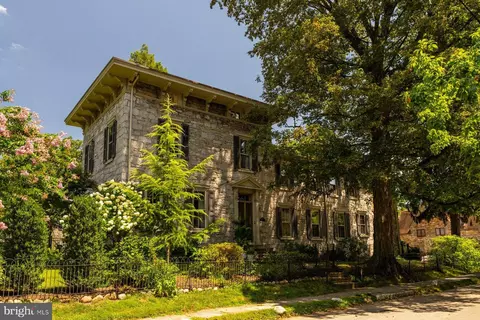 400 Evergreen Ave, Philadelphia, PA 19118