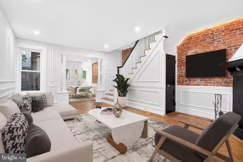 5821 Cobbs Crk, Philadelphia, PA 19143