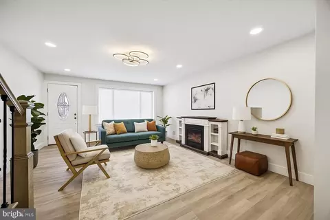 926 Winton St, Philadelphia, PA 19148