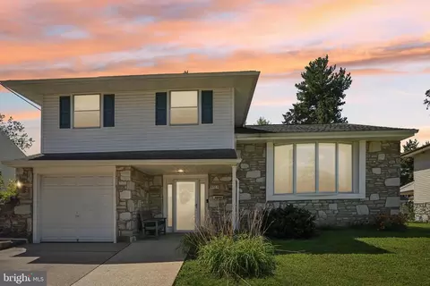 9705 Portis Rd, Philadelphia, PA 19115