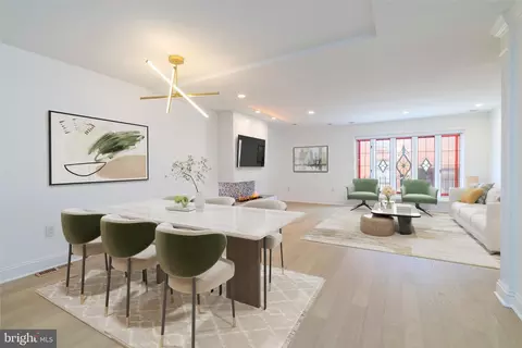 104 Lombard St, Philadelphia, PA 19147