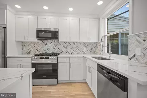 5418 Bingham St, Philadelphia, PA 19120