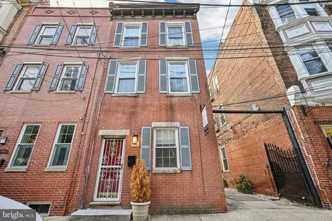 408 Monroe St, Philadelphia, PA 19147