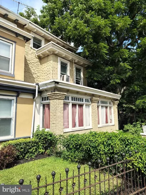230 N 53rd St, Philadelphia, PA 19139