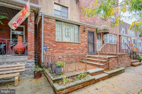 942 Johnston St, Philadelphia, PA 19148