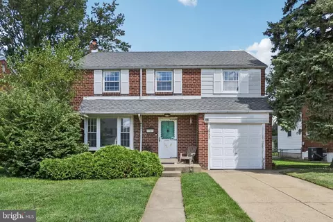 907 Glenview St, Philadelphia, PA 19111