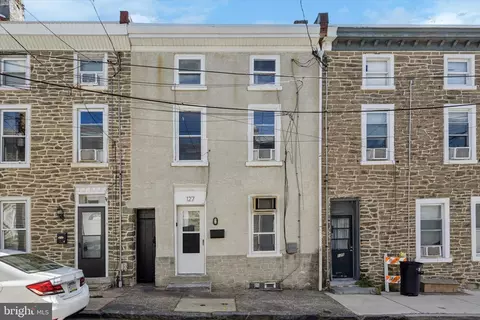 127 Krams Ave, Philadelphia, PA 19127
