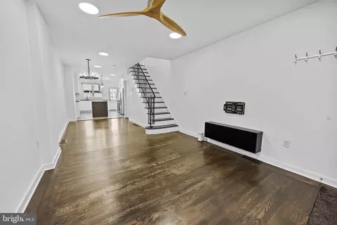 2828 Almond St, Philadelphia, PA 19134