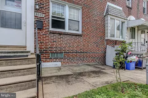 6525 Walker St, Philadelphia, PA 19135
