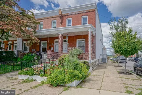 576 Hermitage St, Philadelphia, PA 19128
