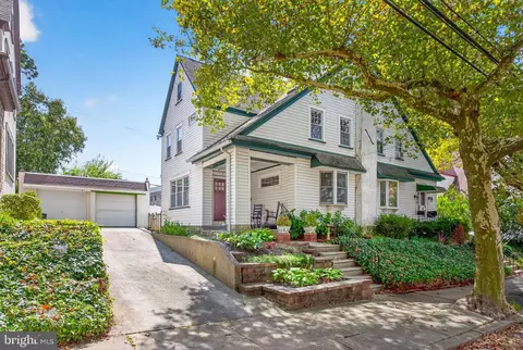7019 Oakley St, Philadelphia, PA 19111