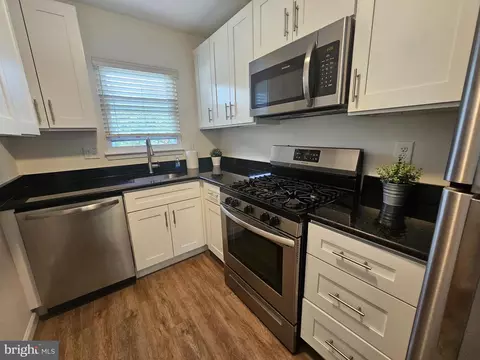 1700 Tracey St #A, Philadelphia, PA 19115