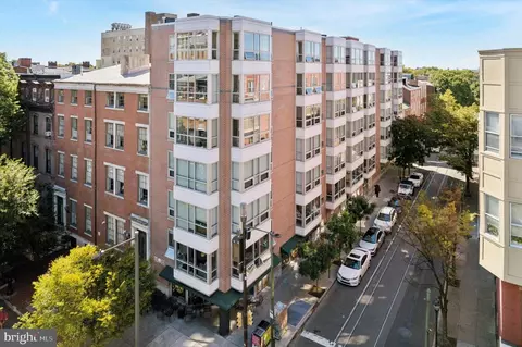 1034 Spruce St #402, Philadelphia, PA 19107