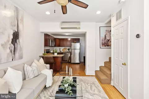 525 Fitzwater St #4, Philadelphia, PA 19147