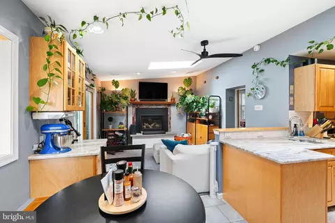 7708 Keiffer St, Philadelphia, PA 19128