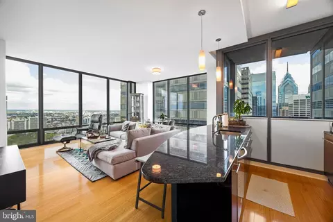 2101 Market St #4206, Philadelphia, PA 19103