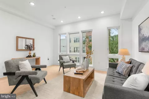 1338 N Franklin St #A, Philadelphia, PA 19122