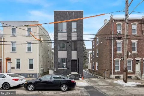 3833 Terrace St, Philadelphia, PA 19128