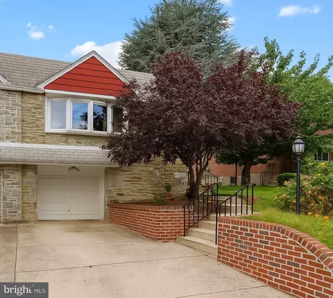 9990 Sandy Rd, Philadelphia, PA 19115