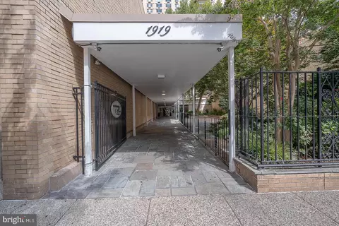 1919 Chestnut #2822, Philadelphia, PA 19103