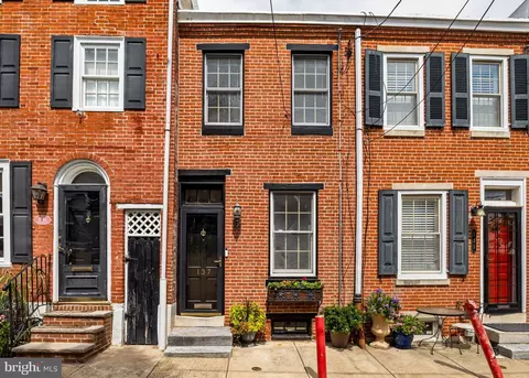 137 Monroe St, Philadelphia, PA 19147