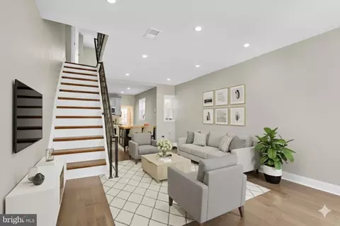 113 Roseberry St, Philadelphia, PA 19148