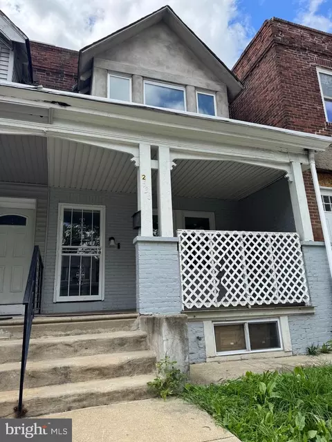 2536 S 61st St, Philadelphia, PA 19142