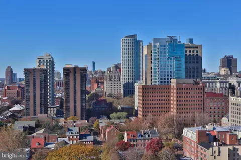 210 Locust St #21E, Philadelphia, PA 19106