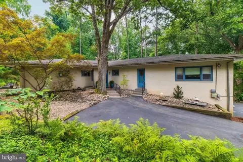 4145 Timber Ln, Philadelphia, PA 19129