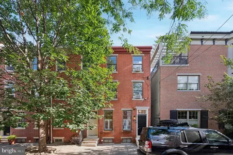 203 Carpenter St, Philadelphia, PA 19147