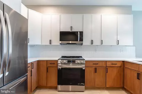 2048 3rd St, Philadelphia, PA 19122