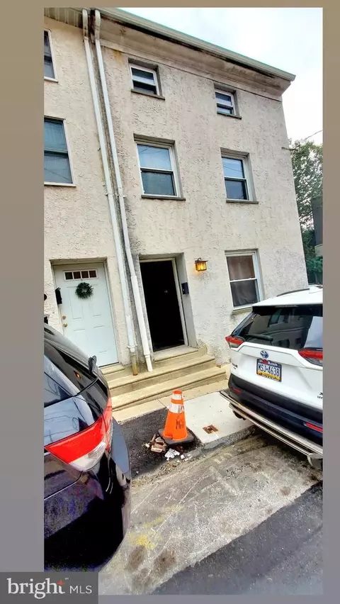 105 Carson St, Philadelphia, PA 19127